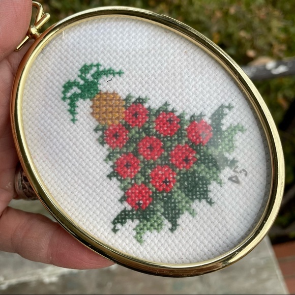 Cross-stitch Pineapple Tree small oval picture frame - Picture 5 of 5